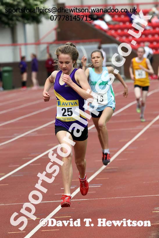 Girls 1500 metres, Northern Inter-County Schools, Gateshead International Stadum. Photo: David T. Hewitson/Sports for All Pics